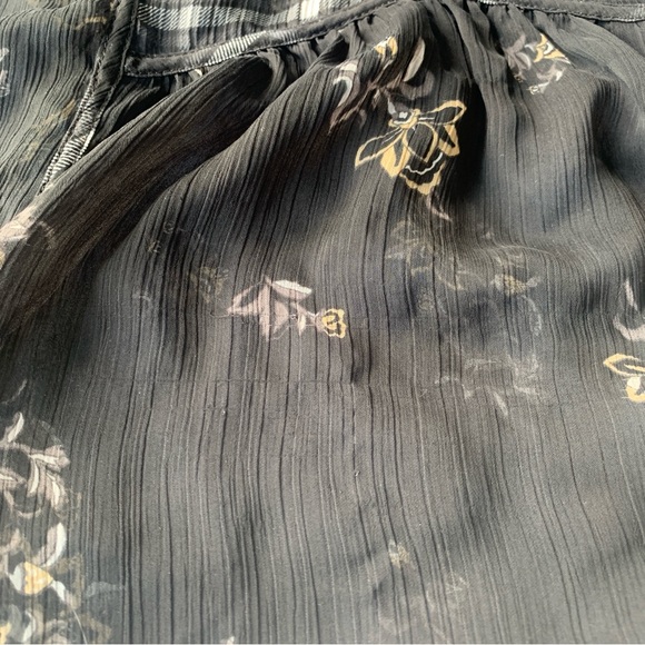 Converse Asymmetrical Floral and Plaid Tank Top - Picture 8 of 10